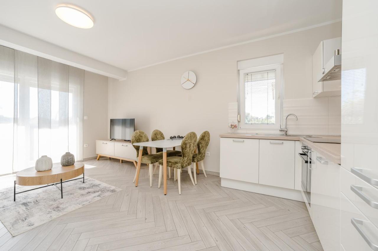 Karla Apartament *