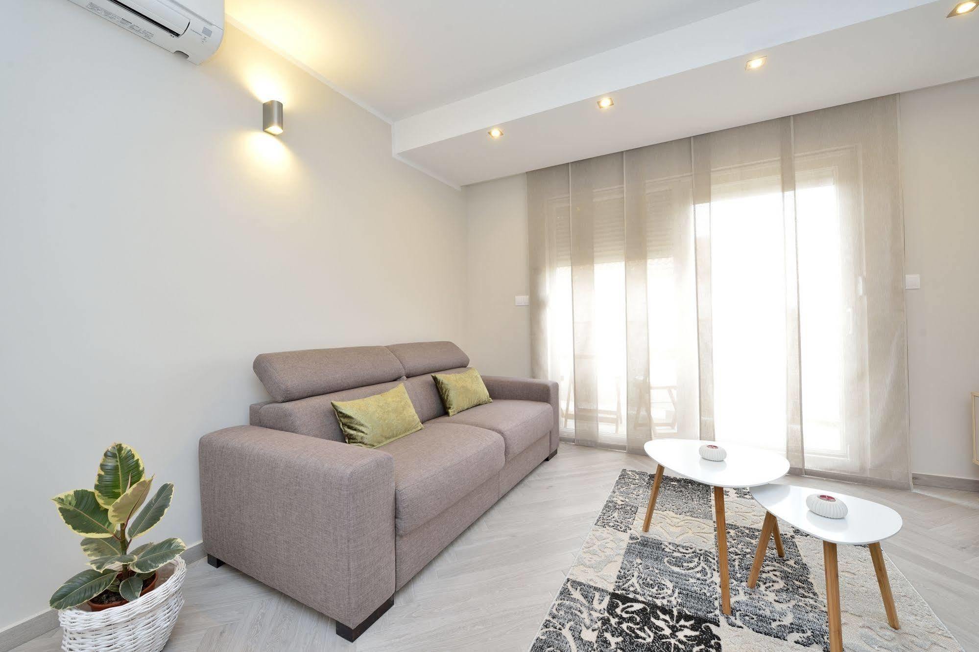 Apartament Karla *